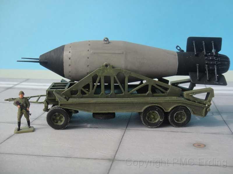 1-72, Kurchatov AN602 Tsar Bomb, Amodel, Spritzguss.JPG